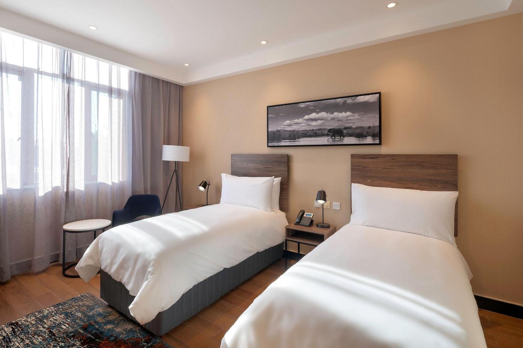 Protea Hotel By Marriott Lusaka International Airport Exterior foto