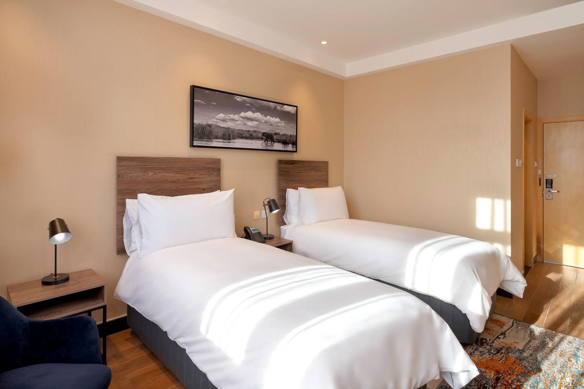 Protea Hotel By Marriott Lusaka International Airport Exterior foto