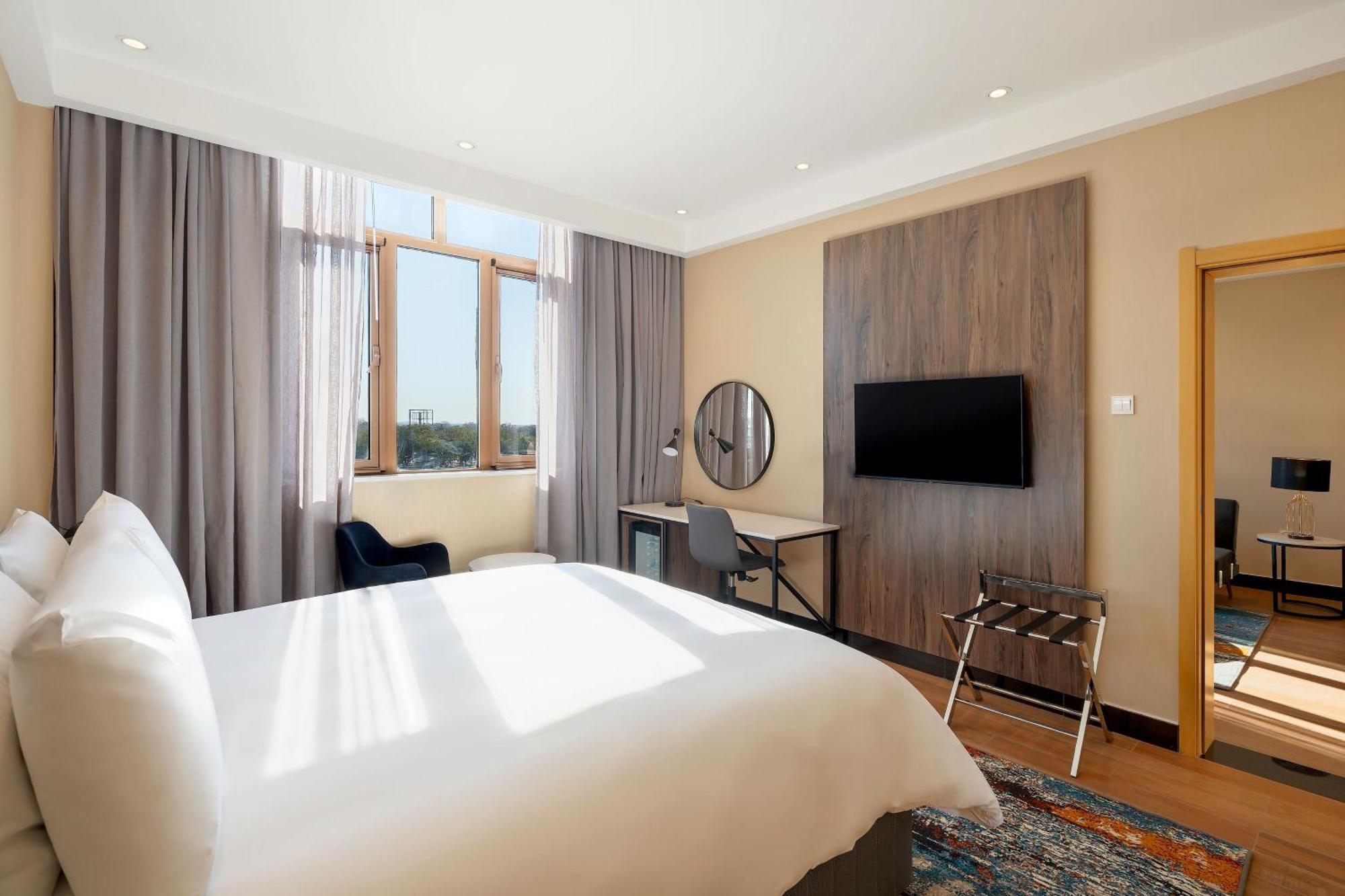 Protea Hotel By Marriott Lusaka International Airport Exterior foto