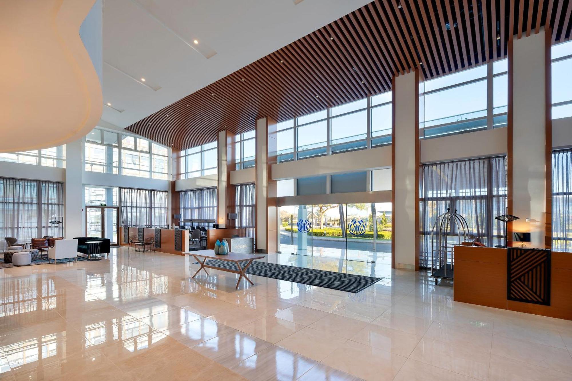 Protea Hotel By Marriott Lusaka International Airport Exterior foto