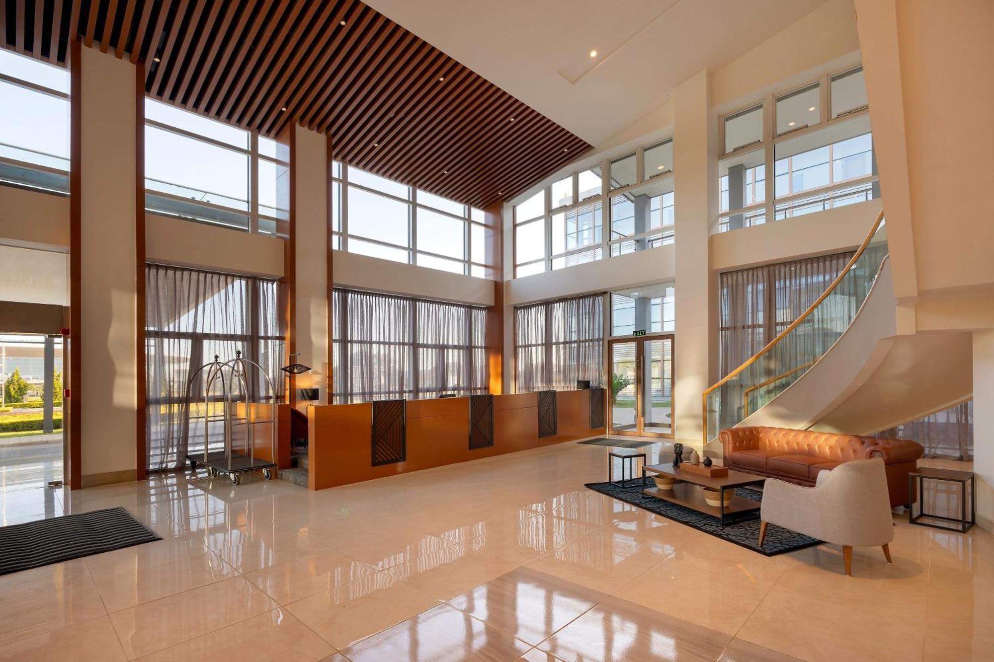 Protea Hotel By Marriott Lusaka International Airport Exterior foto