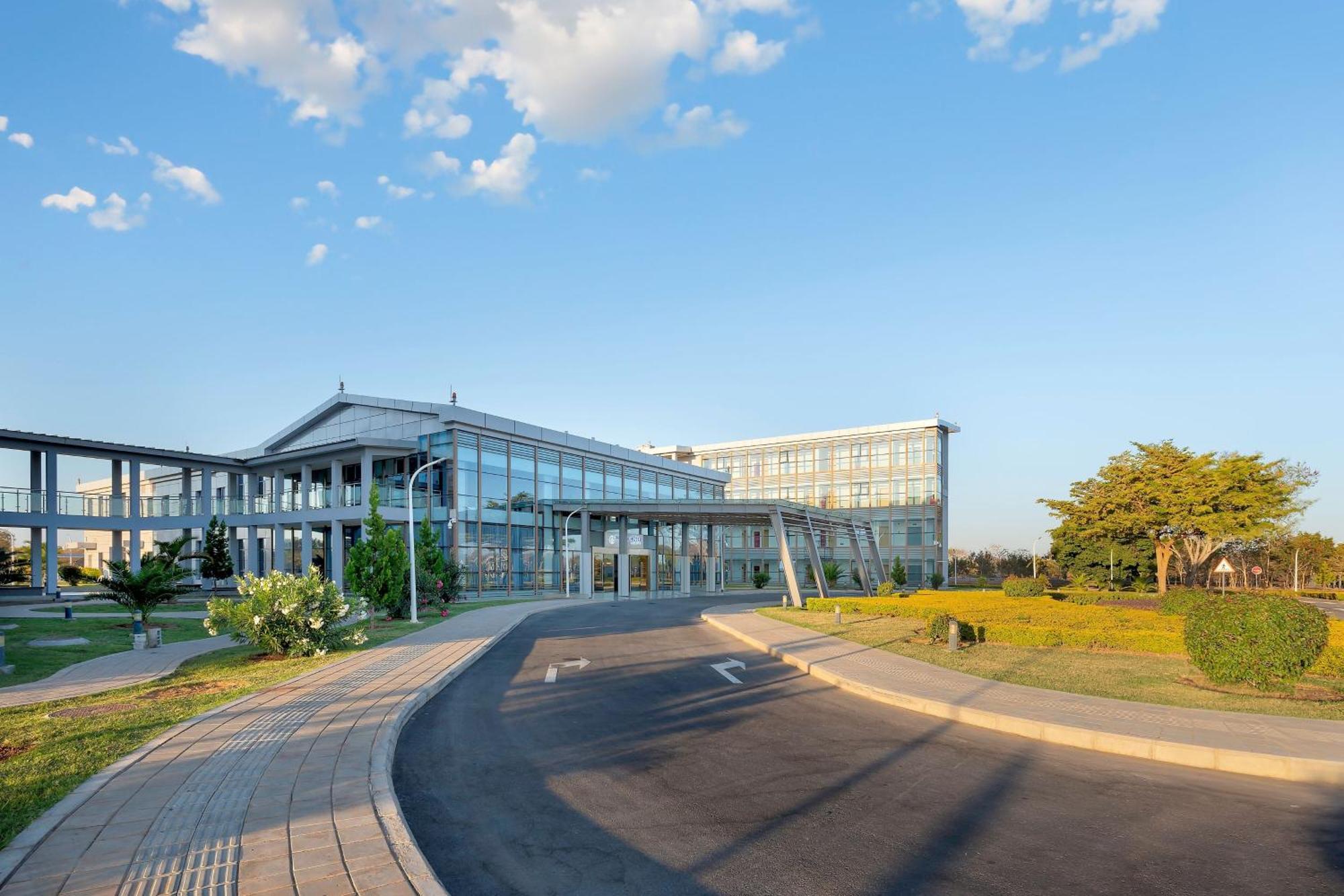 Protea Hotel By Marriott Lusaka International Airport Exterior foto