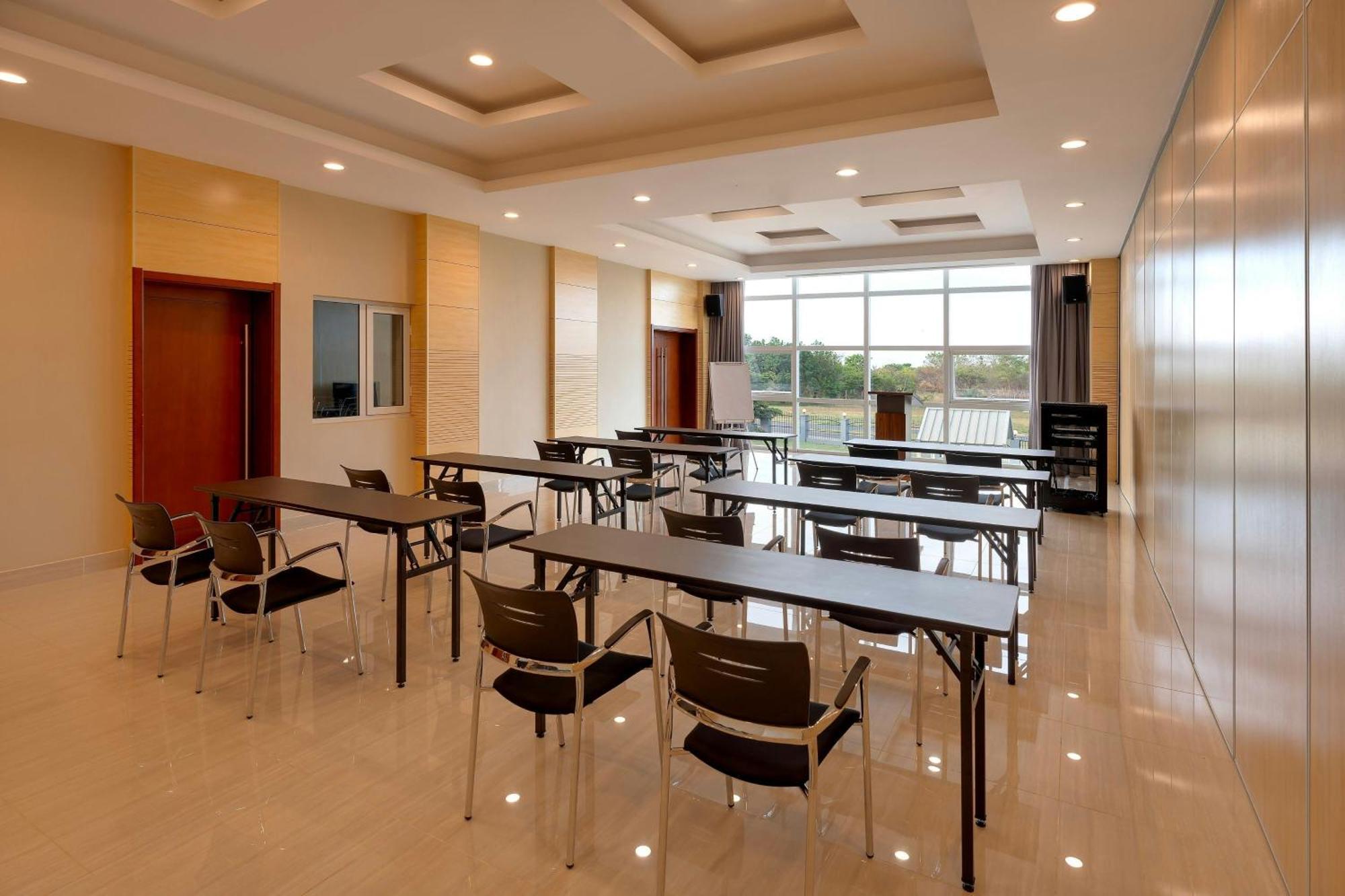 Protea Hotel By Marriott Lusaka International Airport Exterior foto