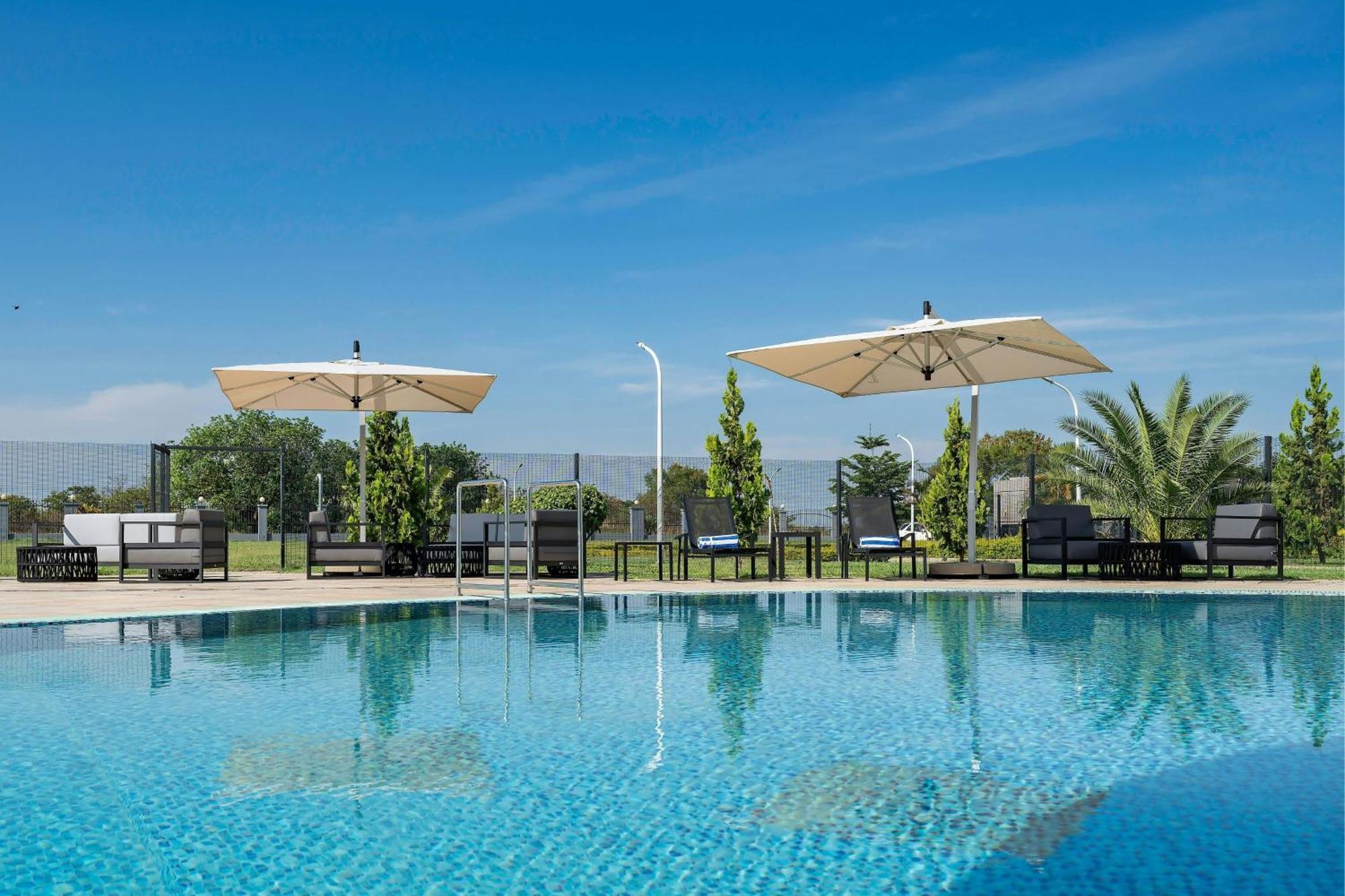 Protea Hotel By Marriott Lusaka International Airport Exterior foto