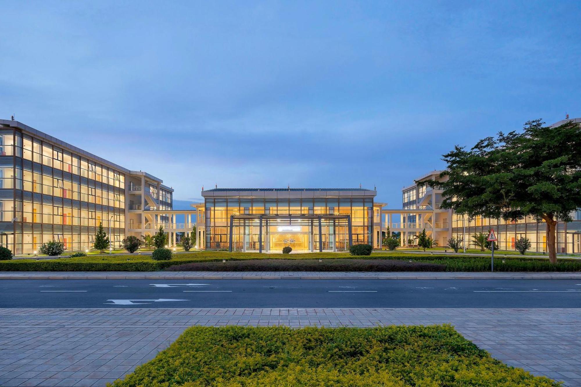 Protea Hotel By Marriott Lusaka International Airport Exterior foto
